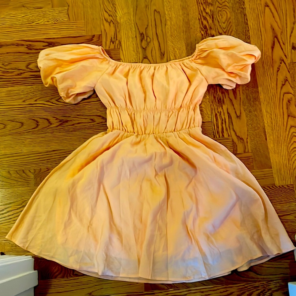 Orange puffer sleeve dress